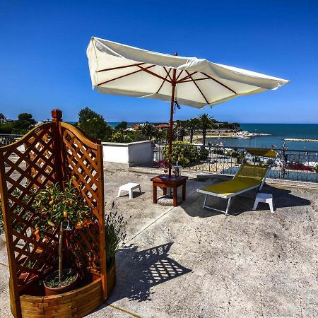 Bed and Breakfast Golden Bay Trani Zewnętrze zdjęcie