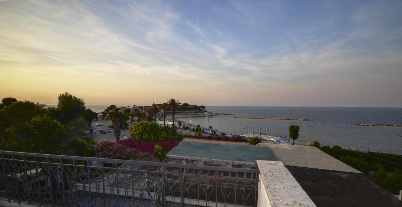 Bed and Breakfast Golden Bay Trani Zewnętrze zdjęcie